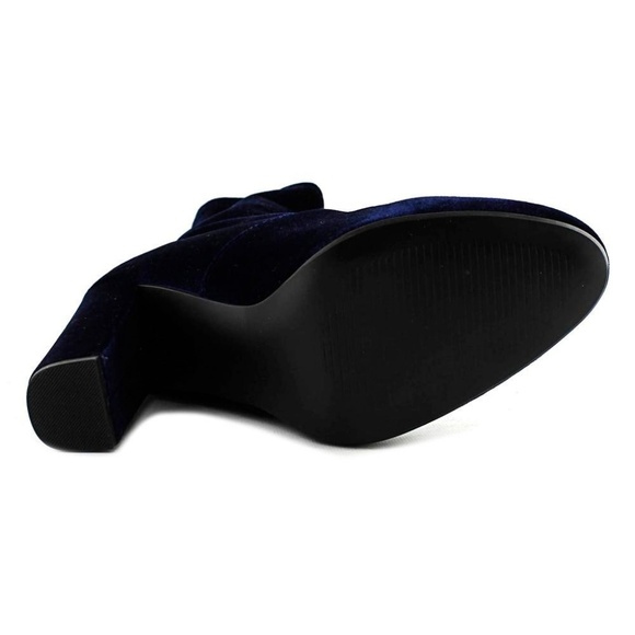 Steve Madden Brisk Closed Toe Ankle Boots - Picture 3 of 3